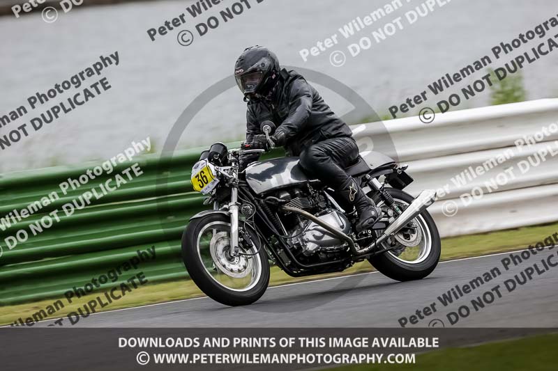 Vintage motorcycle club;eventdigitalimages;mallory park;mallory park trackday photographs;no limits trackdays;peter wileman photography;trackday digital images;trackday photos;vmcc festival 1000 bikes photographs